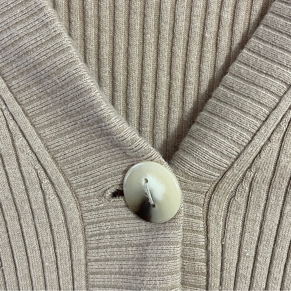 Vince Camel Ribbed Knit Sweater size S/P - Picture 2 of 5